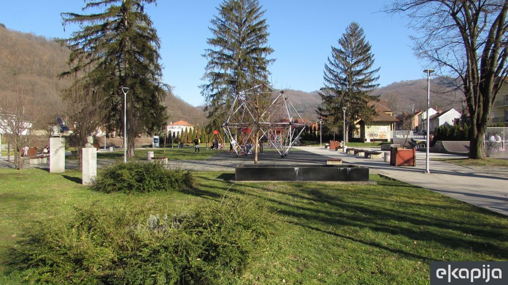Gradski park i spomen park Surdulica