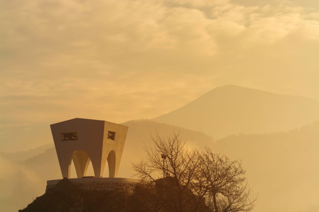 Spomenik bitka na Mojkovcu