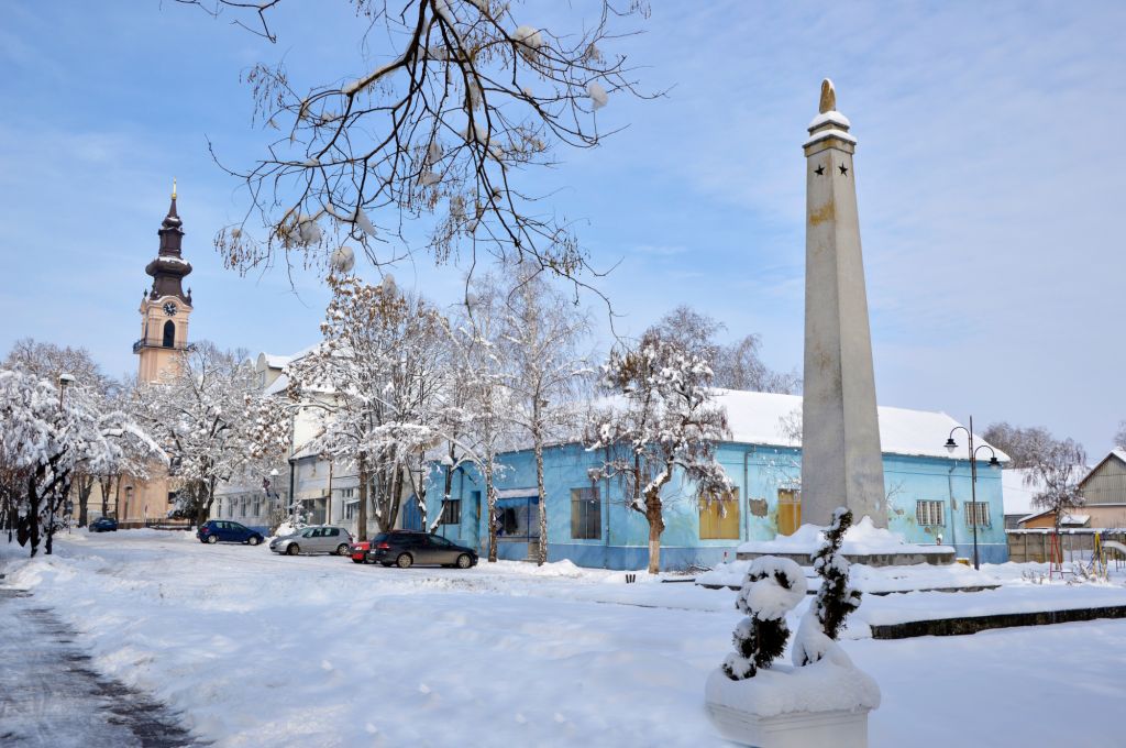 Spomenik palim borcima NOB Bački Petrovac