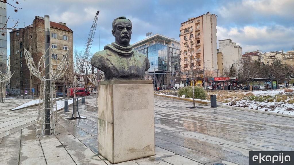 spomenik Dimitriju Tucoviću na Slaviji u Beogradu