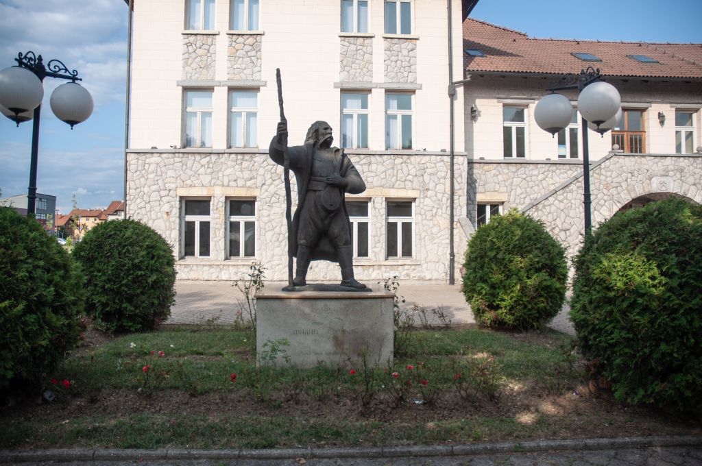 Spomenik Filipu Višnjiću Ugljevik