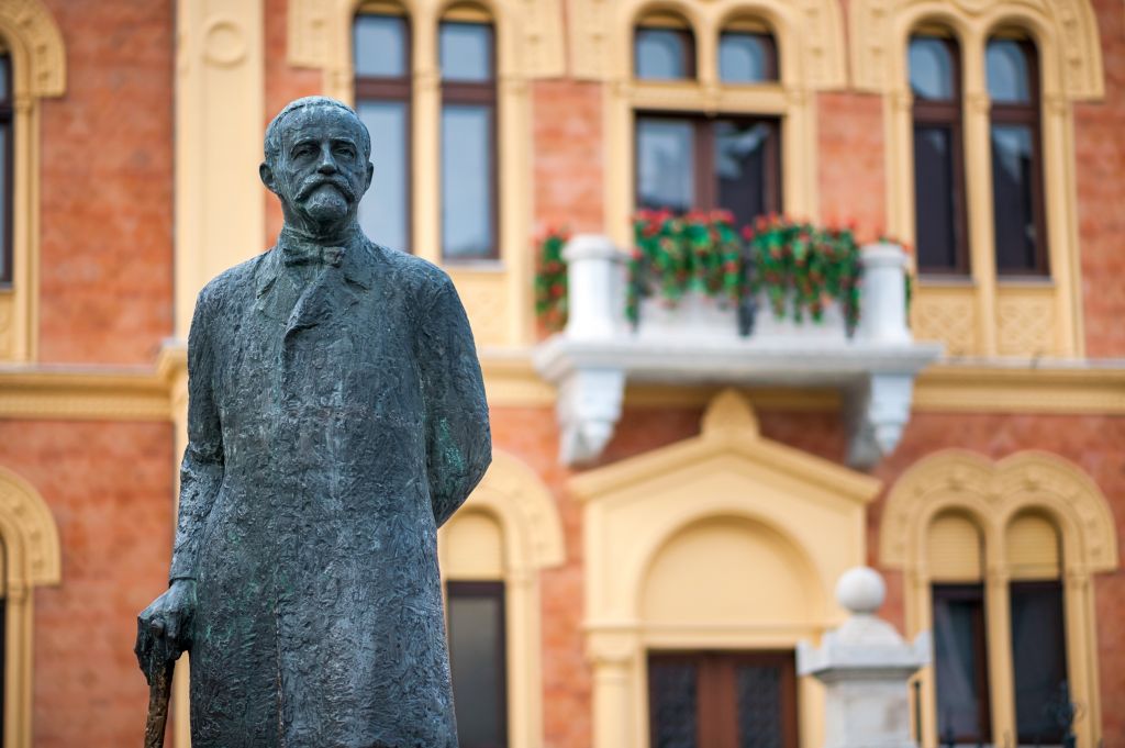 Spomenik Jovanu Jovanoviću Zmaju Novi Sad