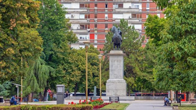 Trg i spomenik kralja Aleksandra ujedinitelja Niš