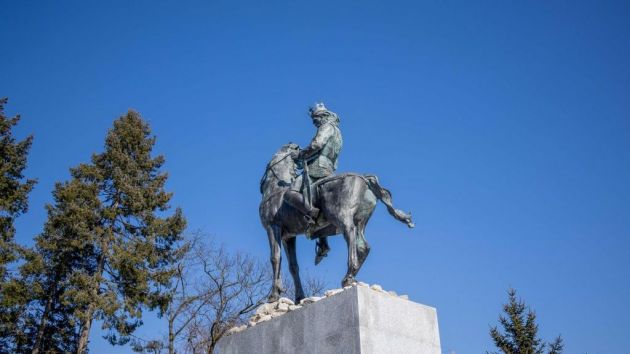 Spomenik kralju Stefanu Tvrtku Kotromaniću Banja Luka