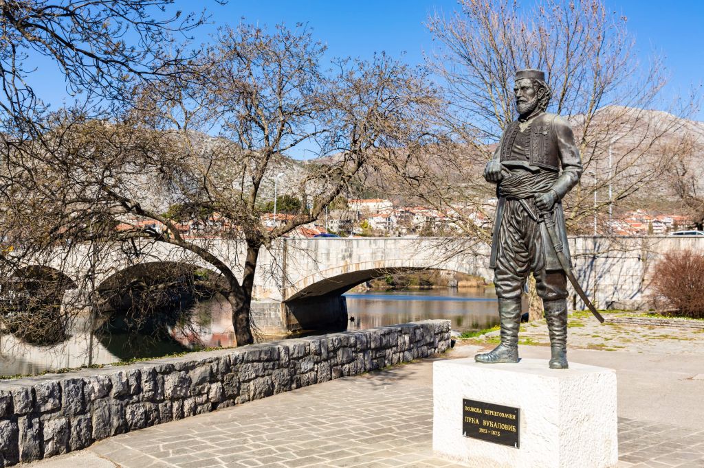 Spomenik Luki Vukaloviću Trebinje