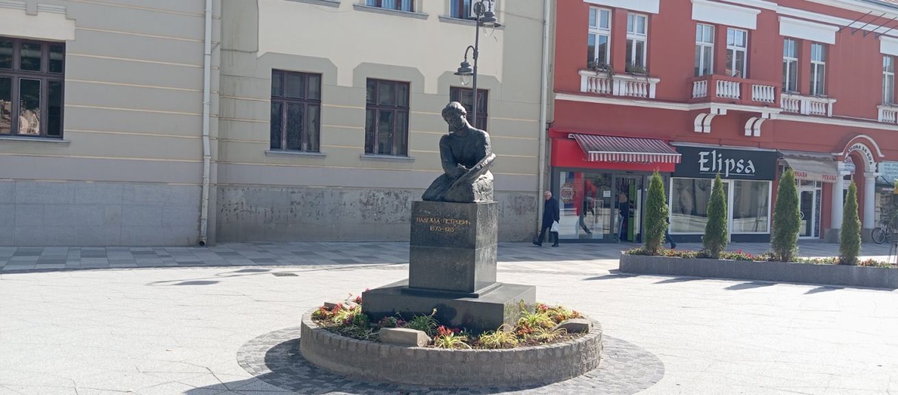 Spomenik Nadeždi Petrović Čačak