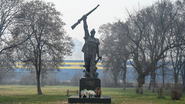 Park i spomenik rudarima Husinske bune Tuzla