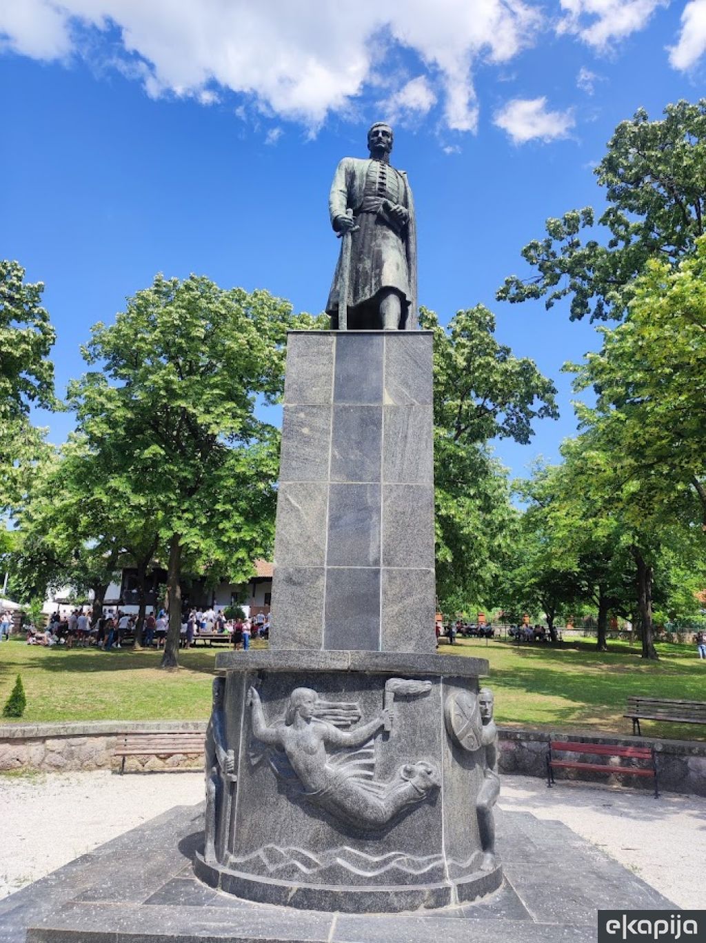 spomenik Karađorđu Topola