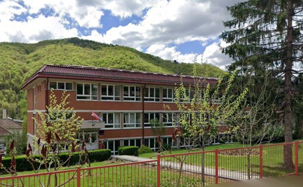 Srednja škola Brus