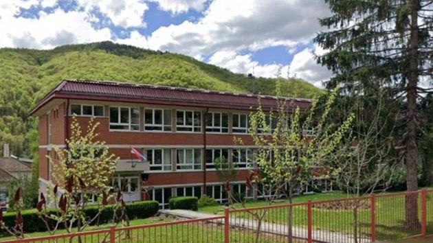 Srednja škola Brus