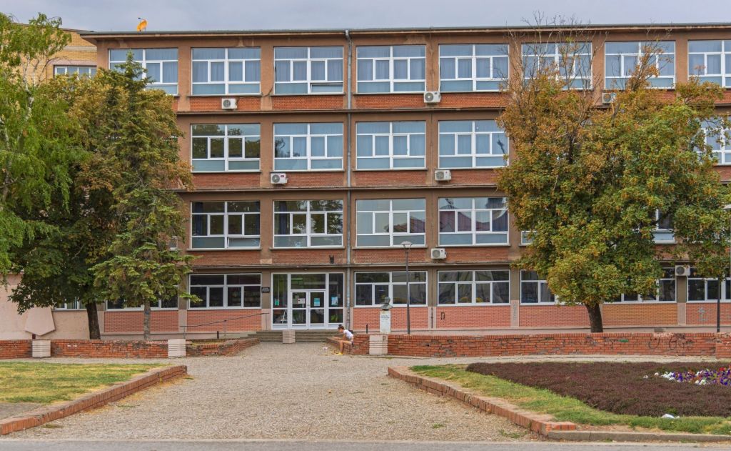 Srednja škola Dr Đorđe Natošević Inđija