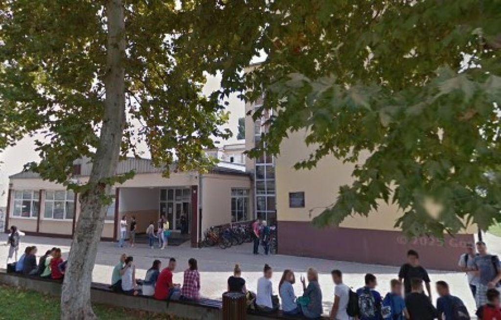 Srednja stručna škola Radivoj Uvalić Bačka Palanka