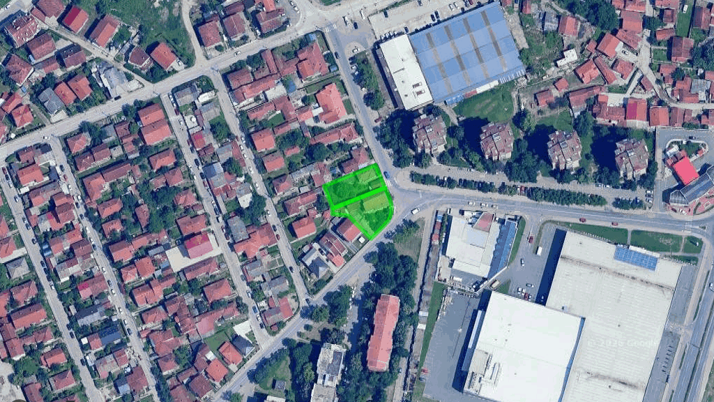 Stambena zgrada ugao ulica Kralja Aleksandra Ujedinitelja i Slatinske Kruševac