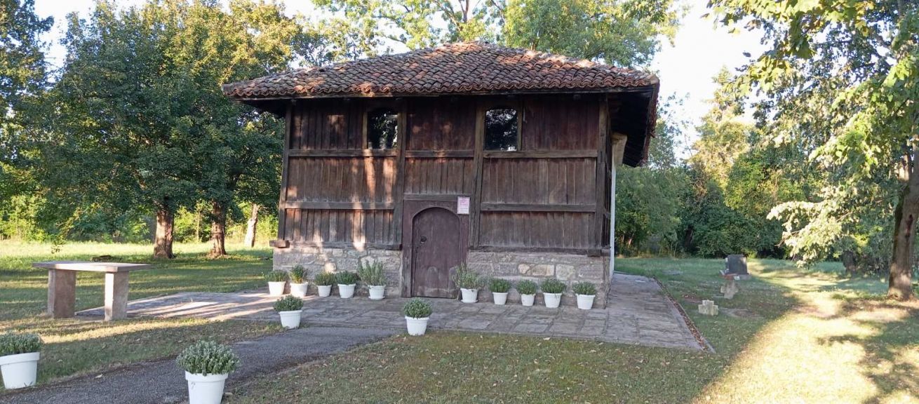 Crkva pokrova Presvete Bogorodice Bresnica Čačak