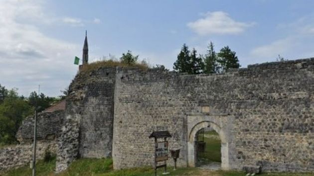 Stari grad Bijela Stijena Cazin