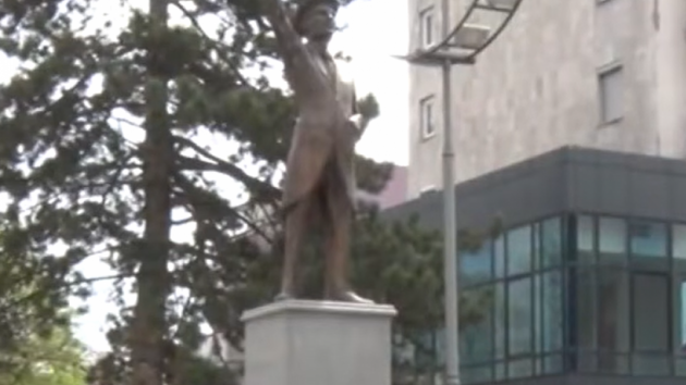 statua Nikole Tesle Gradiška