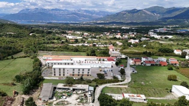 Tradeunique stambene zgrade Radanovići Kotor
