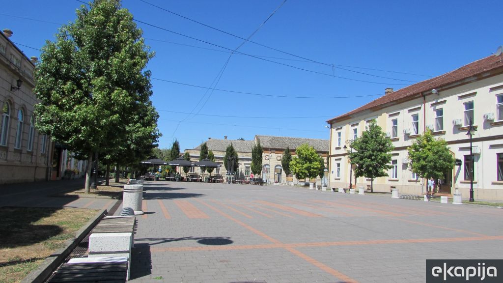 Trg Republike Srbobran