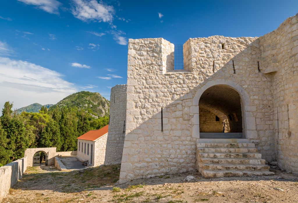 tvrđava Besac Virpazar Skadarsko jezero