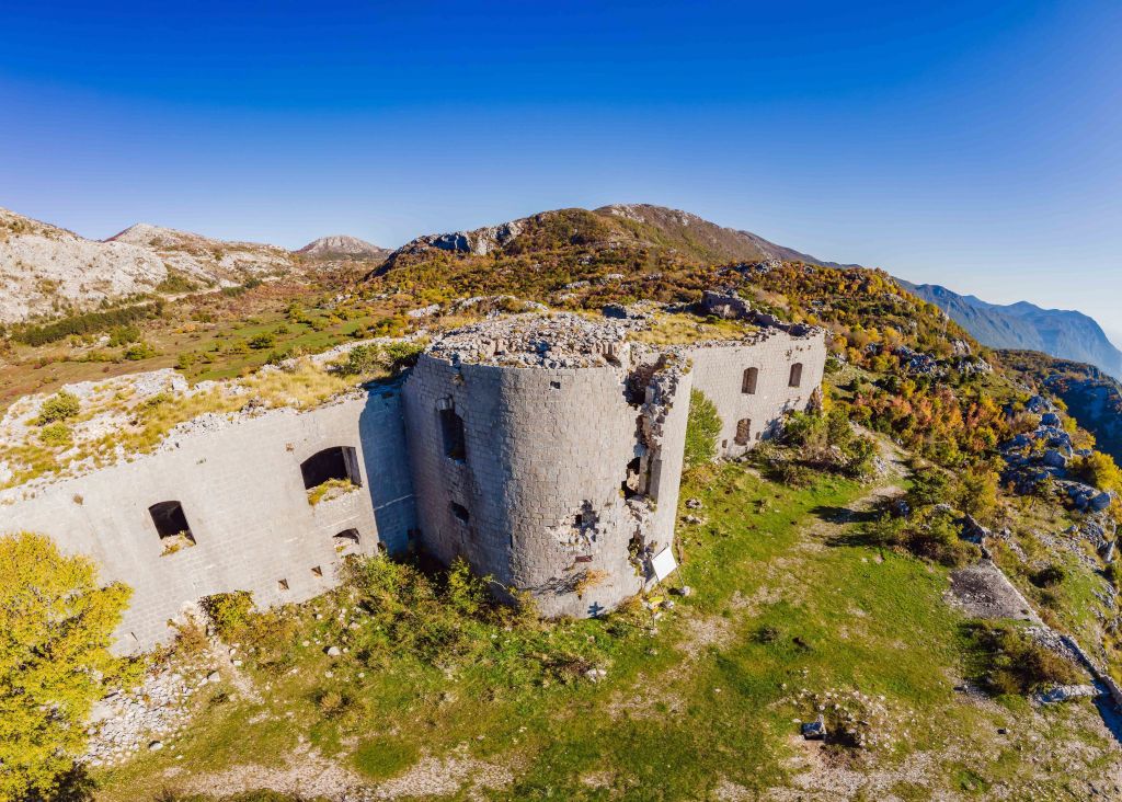 Tvrđava Kosmač iznad Budve