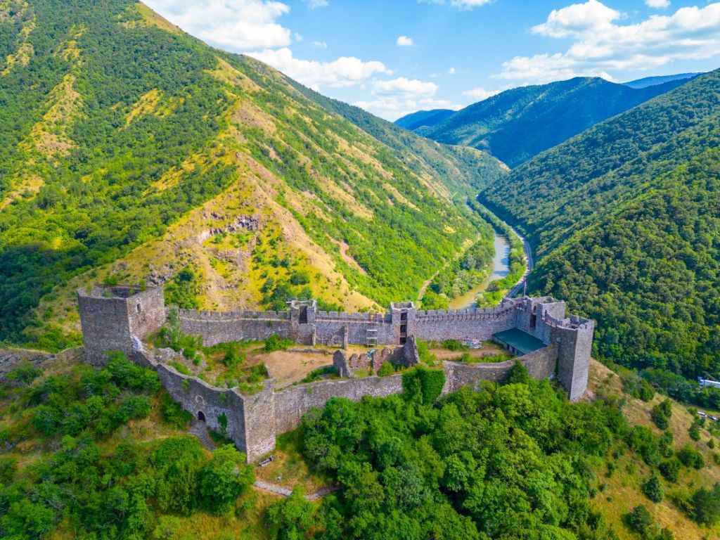 Tvrđava Maglič kod Kraljeva