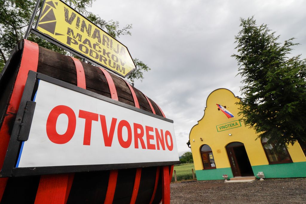 Vinoteka Hopovo irig